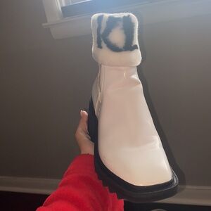 Karl lagerfeld woman’s rain bootie size 7.5